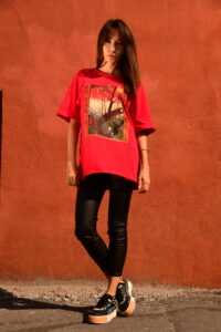 red oversized t-shirt Van Gogh