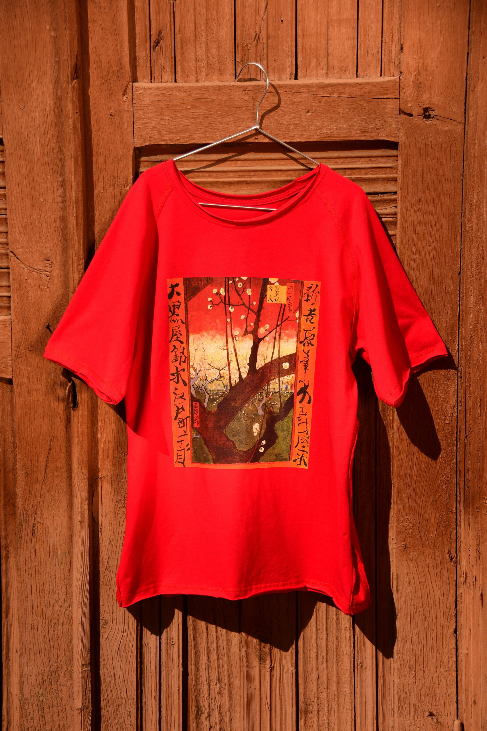Red van gogh art t-shirt
